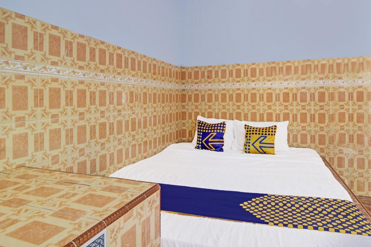 Spot On 91694 Hotel Rama Chandra Temanggung Extérieur photo
