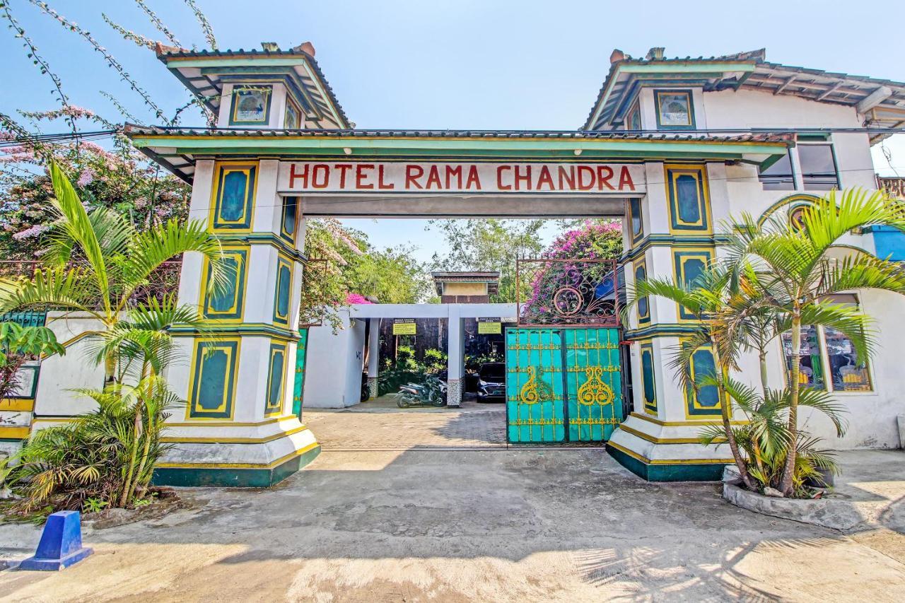 Spot On 91694 Hotel Rama Chandra Temanggung Extérieur photo