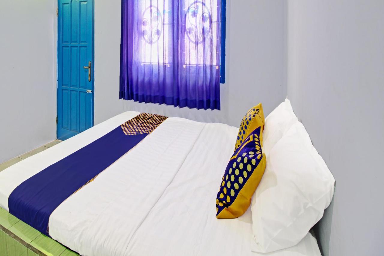 Spot On 91694 Hotel Rama Chandra Temanggung Extérieur photo